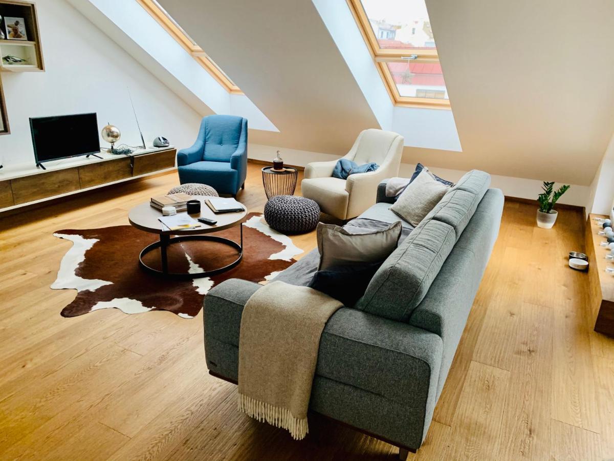 Bl - The Penthouse, 24Hr Self Check-In, 2 Bedrooms, Fireplace, Ac, Panoramic View From Main Balcony, 3-Minute Walk To City Center Banská Bystrica Exterior foto