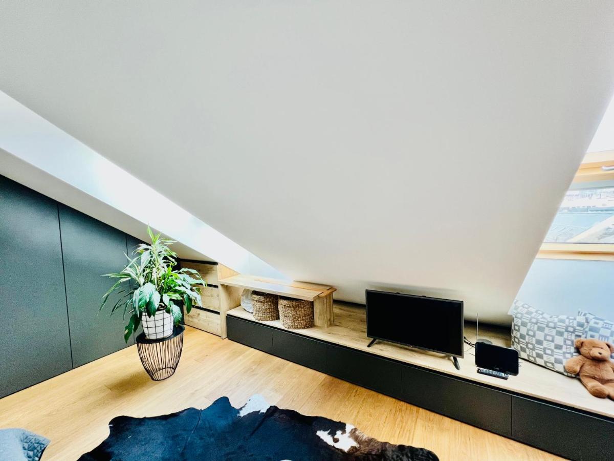 Bl - The Penthouse, 24Hr Self Check-In, 2 Bedrooms, Fireplace, Ac, Panoramic View From Main Balcony, 3-Minute Walk To City Center Banská Bystrica Exterior foto